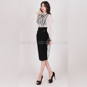 🦊❤️New Sexy  camillia fliwers  White Blouse with Black Stripes